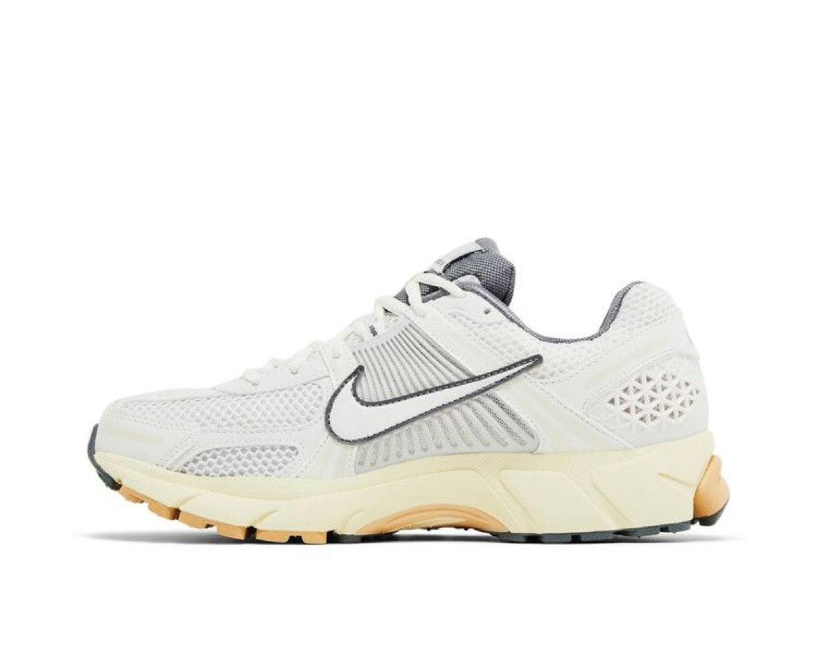 NIKE AIR ZOOM VOMERO 5 ‘SUMMIT WHITE PURE PLATINUM’