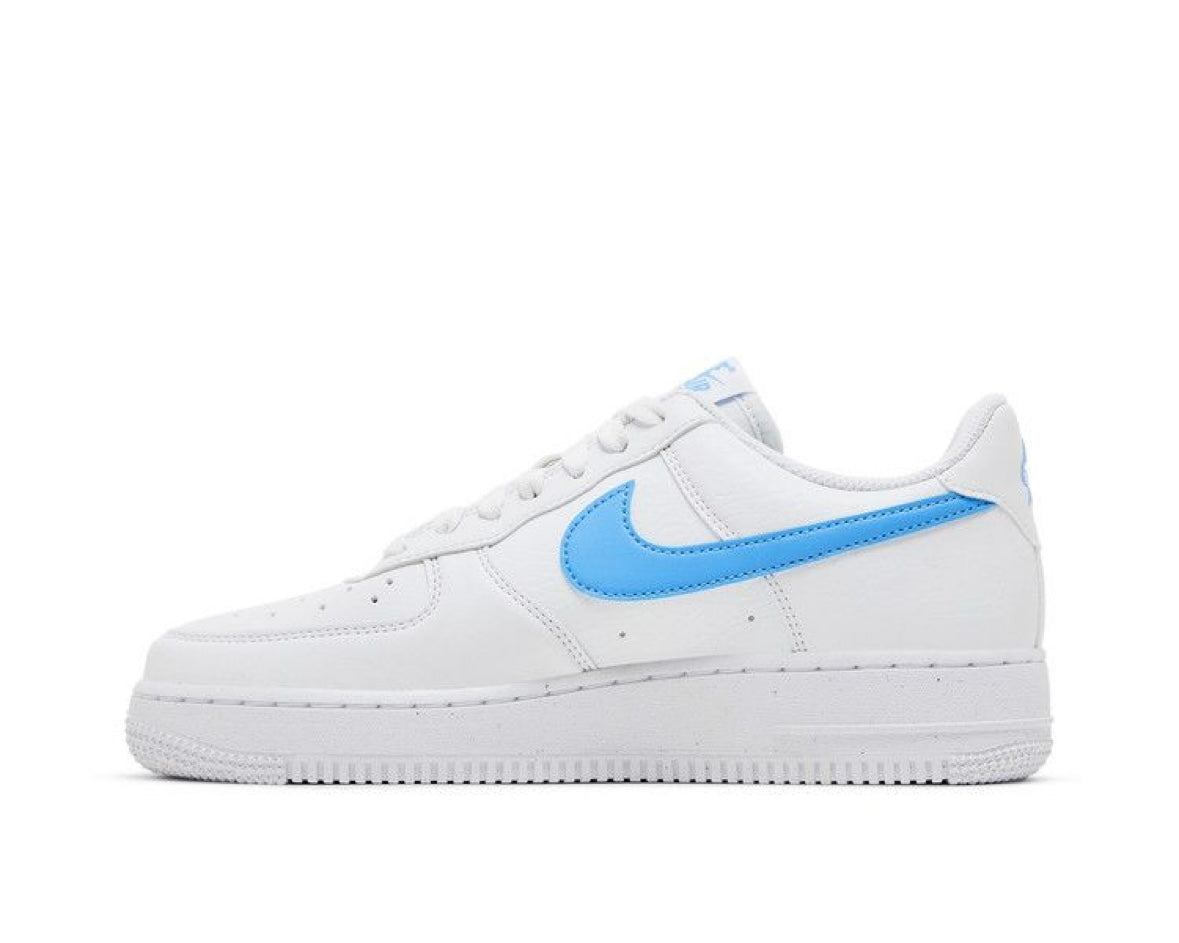 NIKE AIR FORCE 1 ‘07 SE NEXT NATURE ‘WHITE UNIVERSITY BLUE’