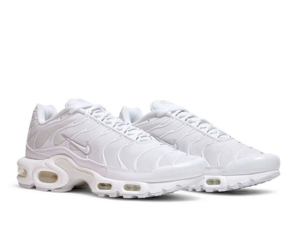 NIKE AIR MAX PLUS ‘TRIPLE WHITE’