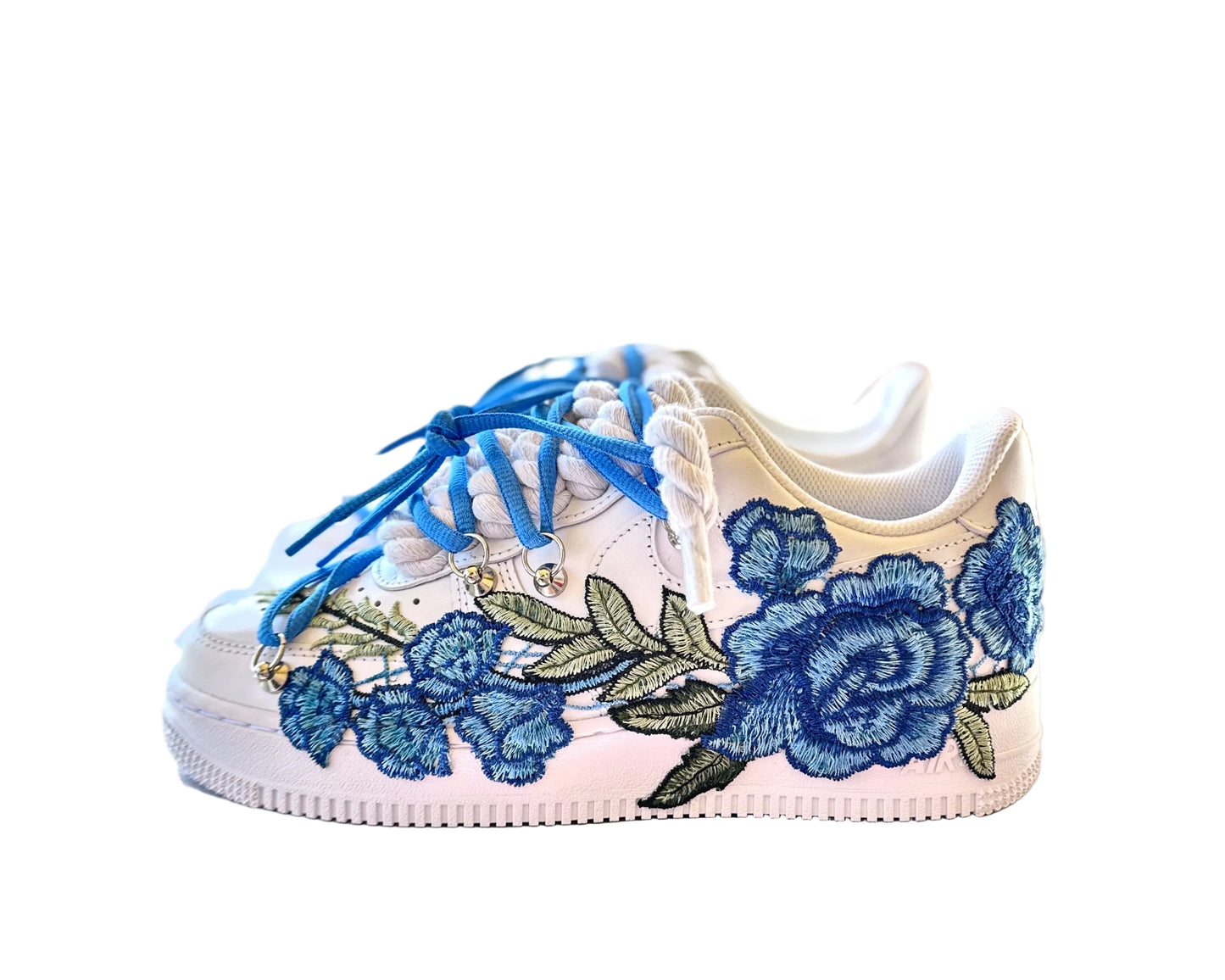 NIKE AIR FORCE 1 ‘07 ‘TRIPLE WHITE’ ‘BLUE ROSE ROPE DOUBLE LACES’