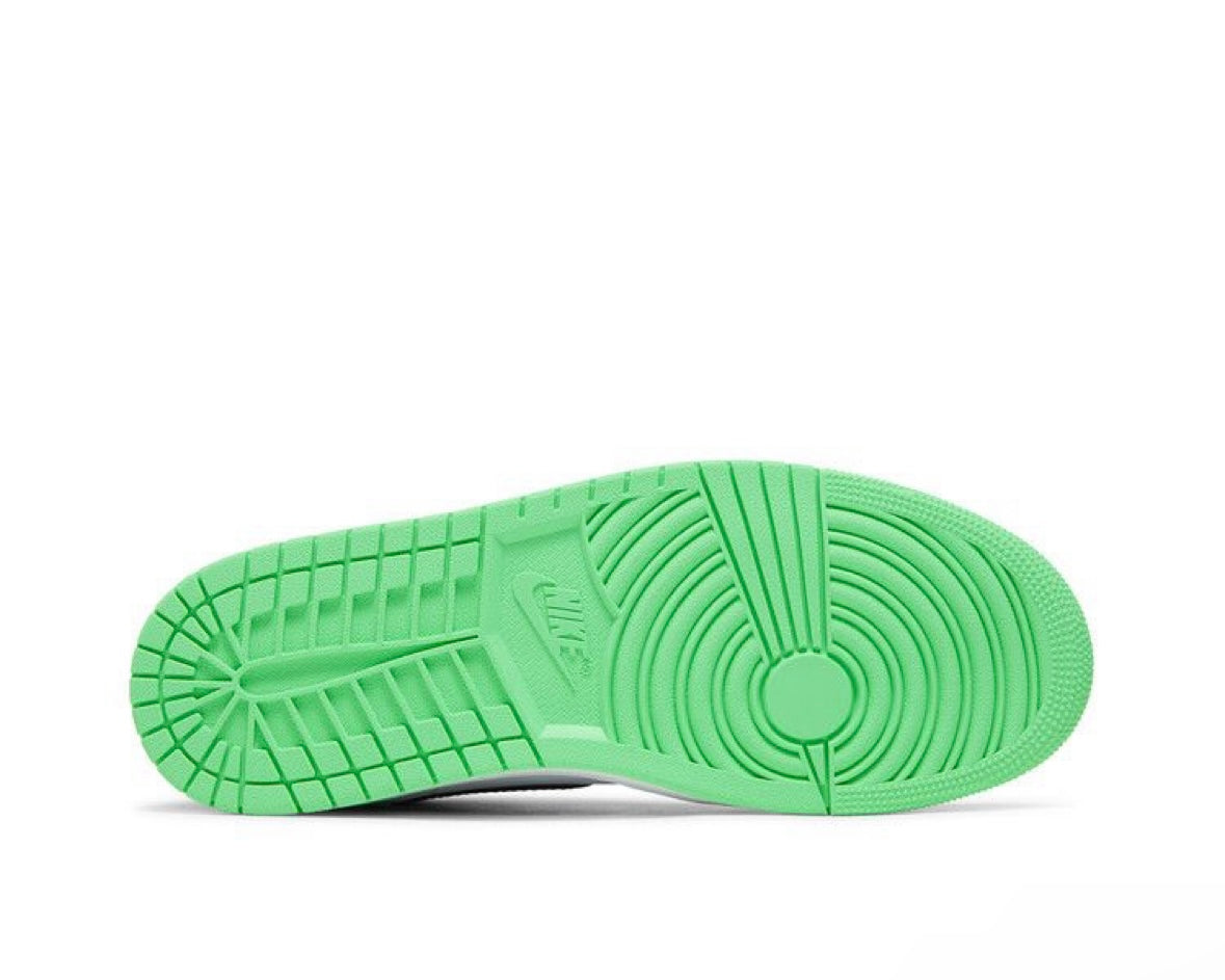 AIR JORDAN 1 RETRO HIGH OG ‘GREEN GLOW’