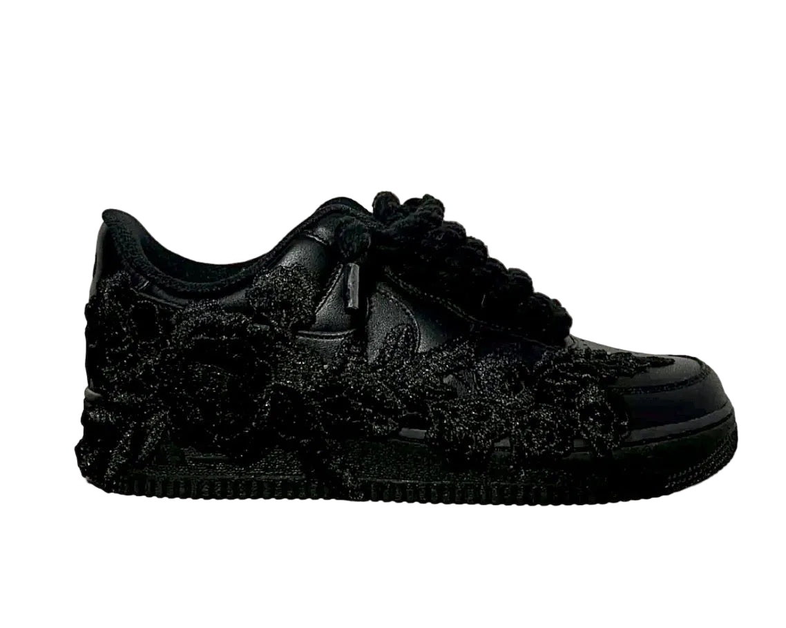 NIKE AIR FORCE 1 ‘07 ‘TRIPLE BLACK’ ‘BLACK ROSE ROPE LACES’