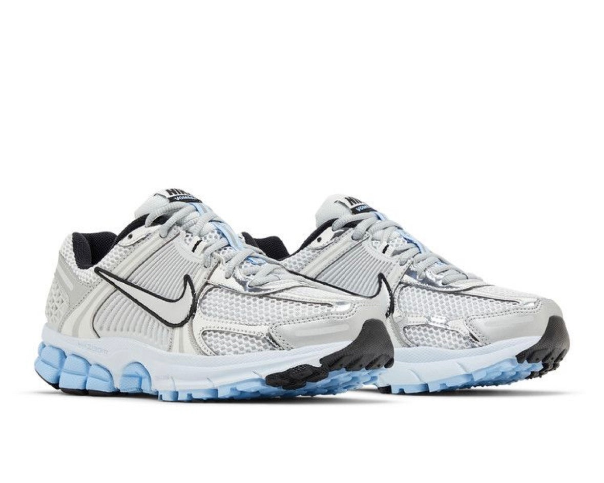 NIKE AIR ZOOM VOMERO 5 ‘METALLIC SILVER BLUE TINT’