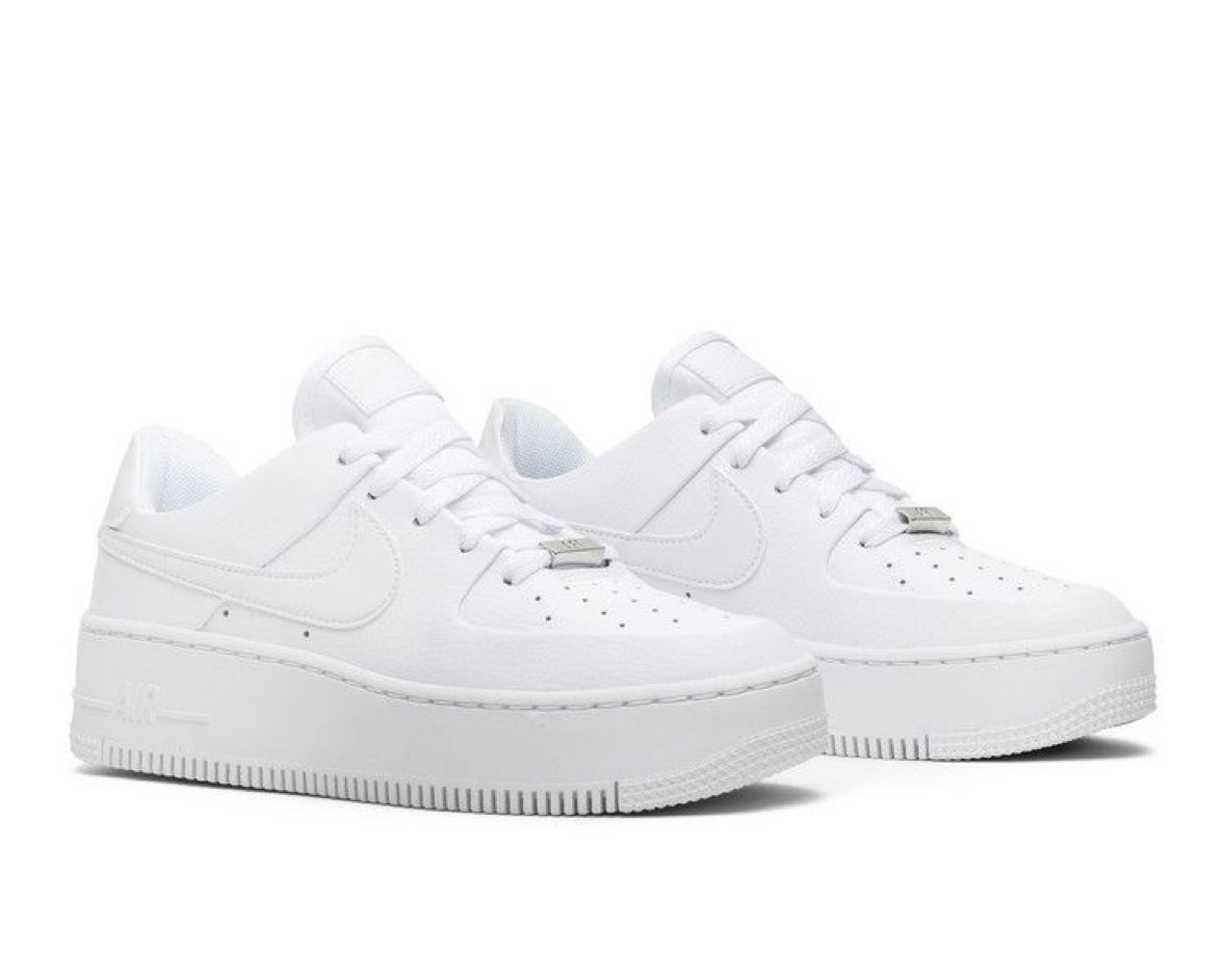 NIKE AIR FORCE 1 SAGE LOW ‘TRIPLE WHITE’