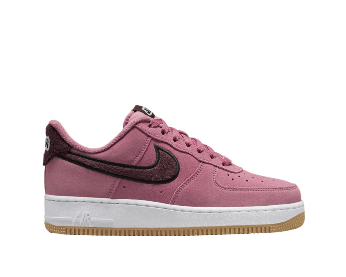 NIKE AIR FORCE 1 ‘07 SE ‘DESERT BERRY FLEECE’