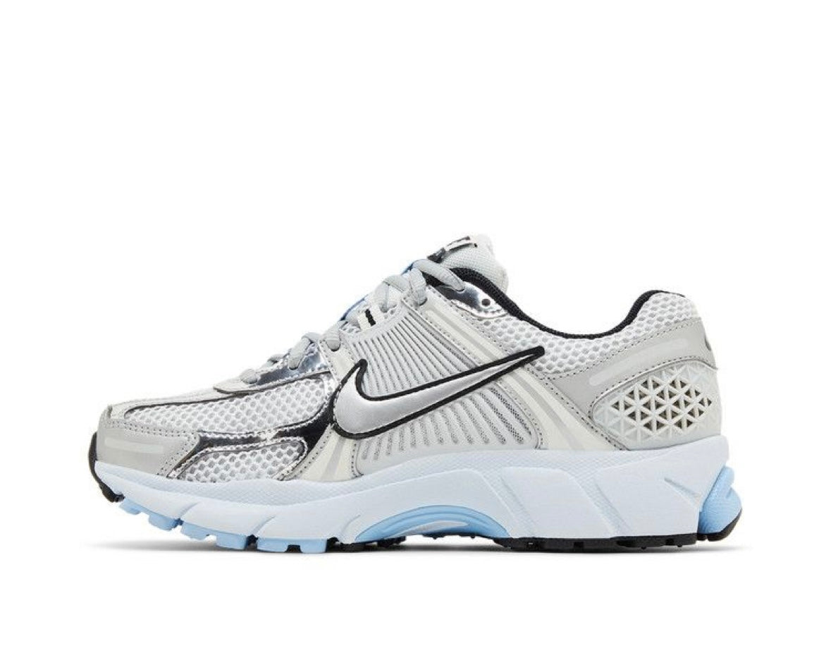 NIKE AIR ZOOM VOMERO 5 ‘METALLIC SILVER BLUE TINT’