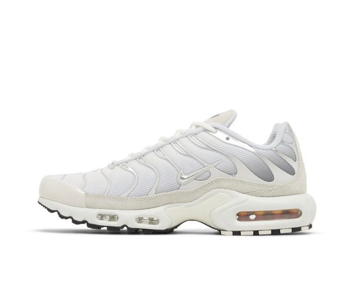 NIKE AIR MAX PLUS ‘PURE PLATINUM’