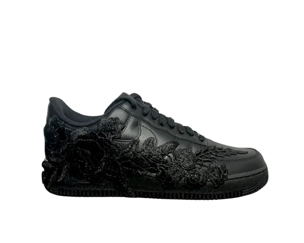 NIKE AIR FORCE 1 ‘07 ‘TRIPLE BLACK ‘BLACK ROSE’