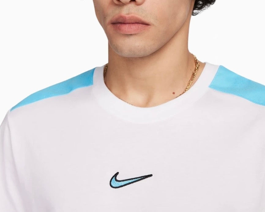 NIKE SPORTSWEAR GRAPHIC T-SHIRT ‘WHITE AQUARIUS BLUE’