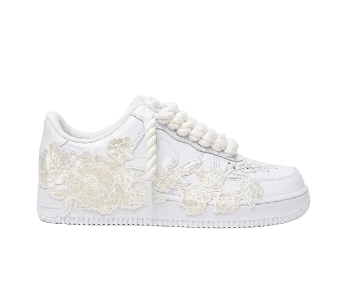 NIKE AIR FORCE 1 ‘07 ‘TRIPLE WHITE ‘WHITE ROSE ROPE LACES’