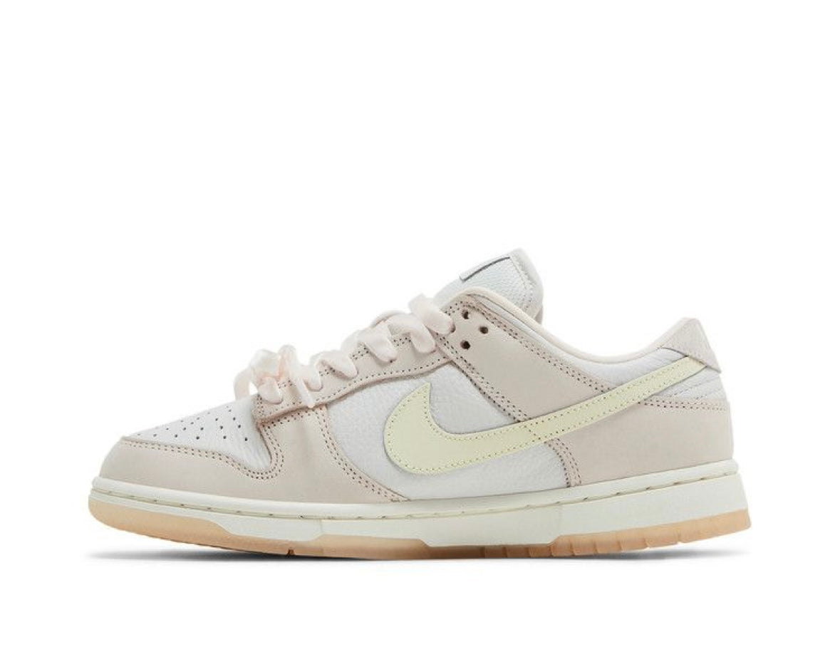 NIKE DUNK LOW ‘LIGHT SOFT PINK’