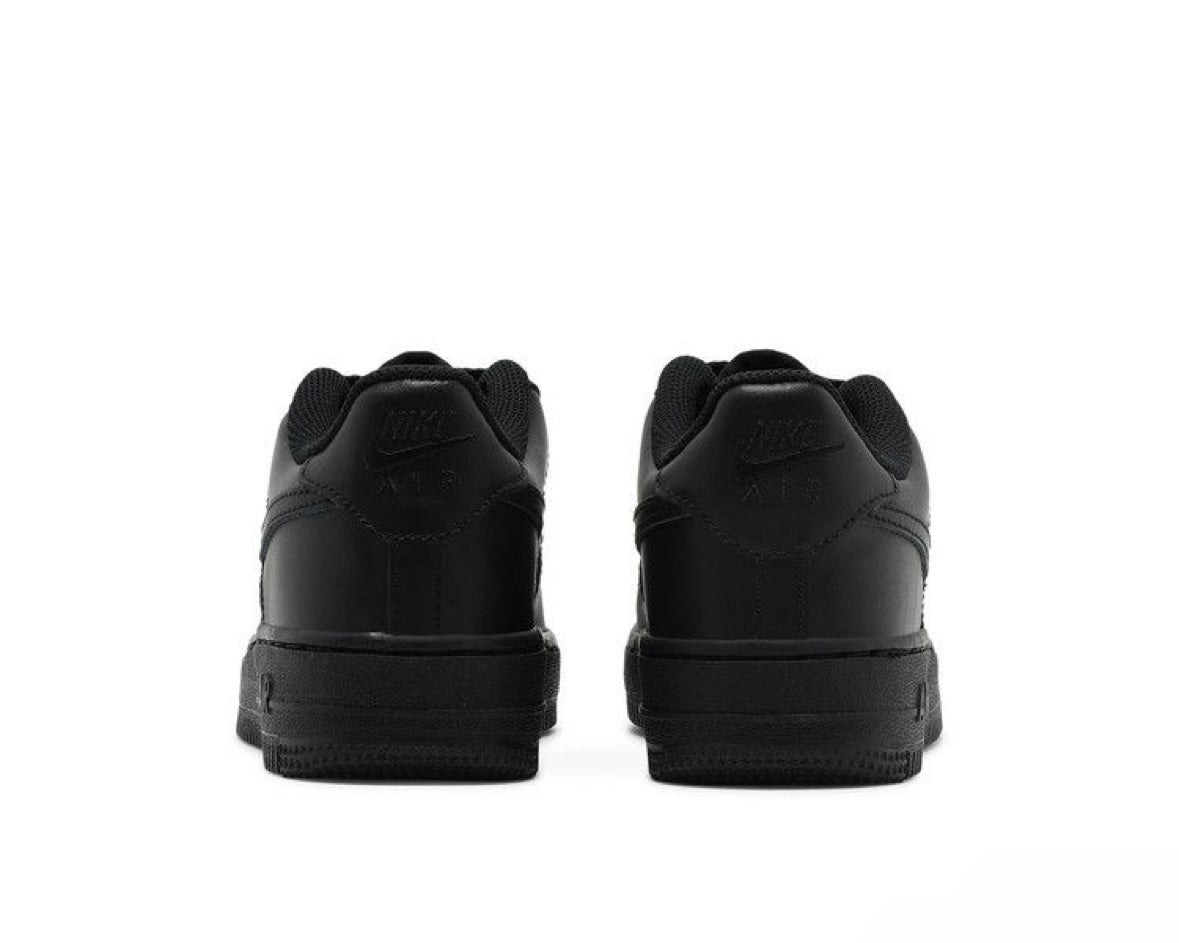 NIKE AIR FORCE 1 LE GS ‘TRIPLE BLACK’