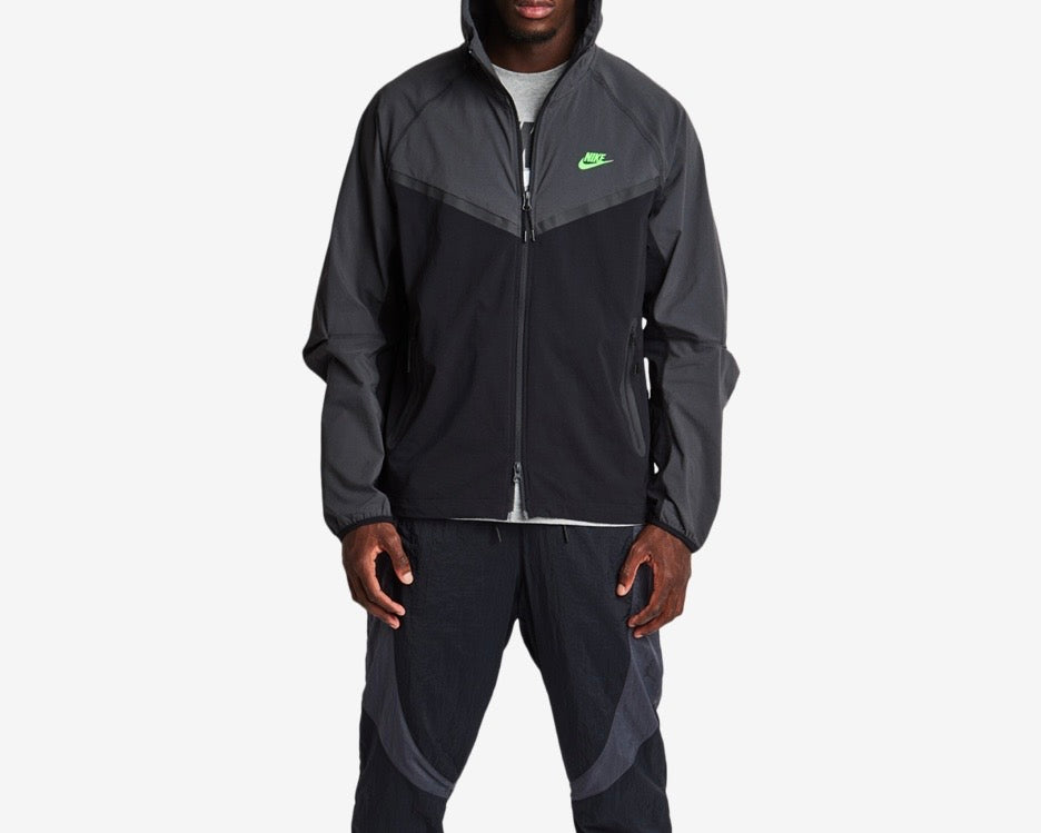 NIKE TECH WOVEN WINDBREAKER JACKET ‘LIGHT ARMY’