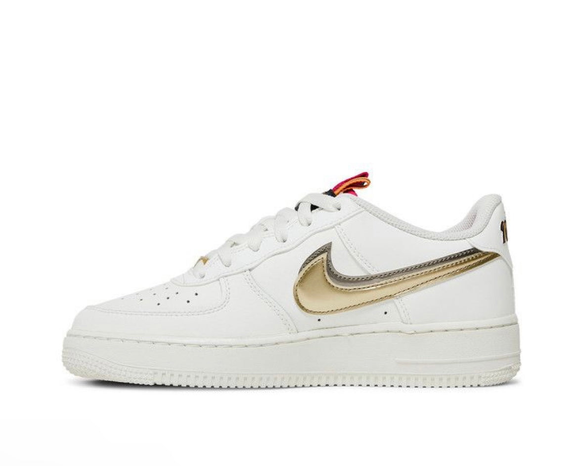 NIKE AIR FORCE 1 LV8 GS ‘OFF NOIR SUMMIT WHITE’