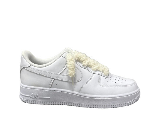 NIKE AIR FORCE 1 ‘TRIPLE WHITE FLUFFY LACES COCONUT’