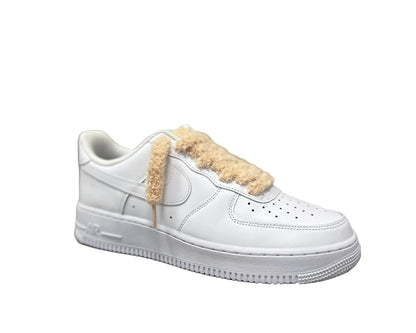 NIKE AIR FORCE 1 ‘07 ‘TRIPLE WHITE FLUFFY LACES CINNAMON’