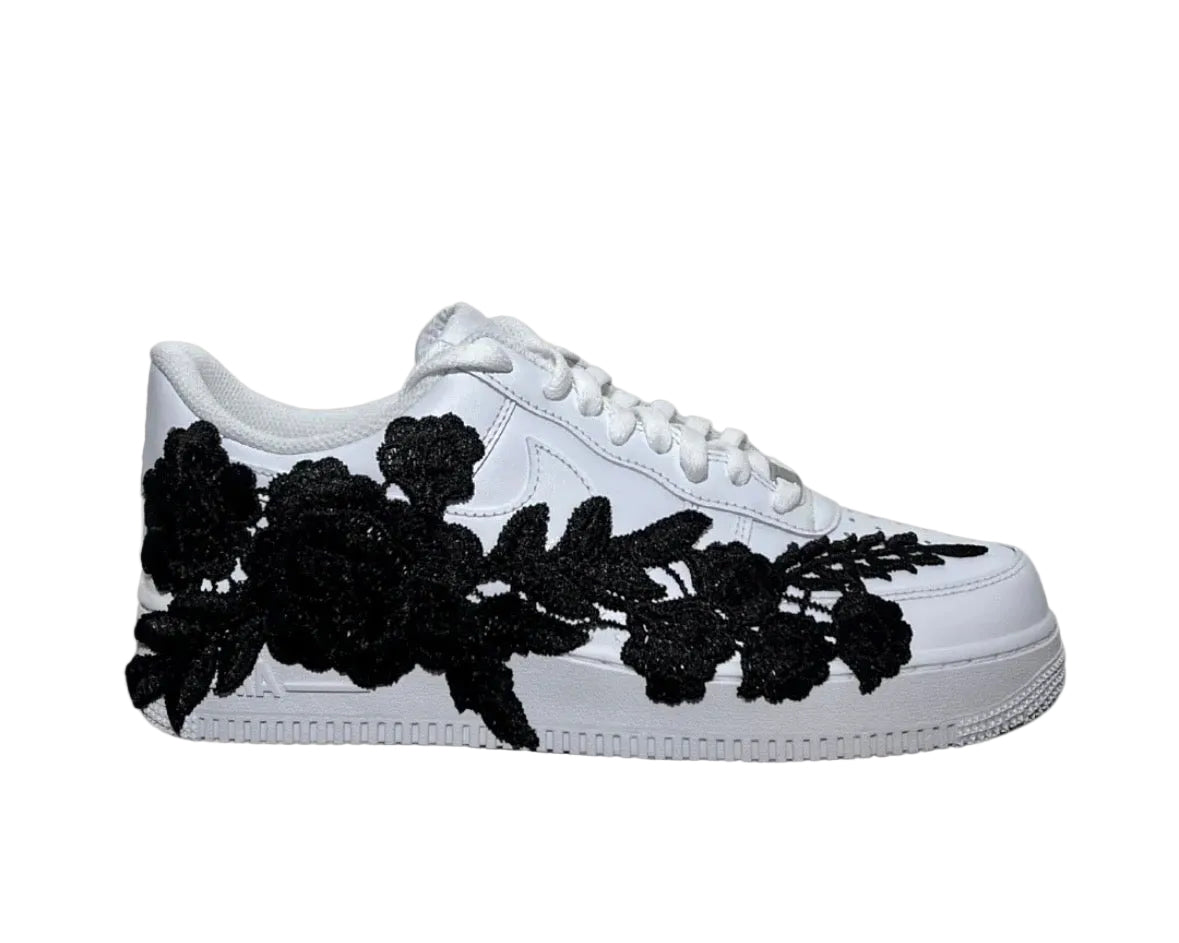 NIKE AIR FORCE 1 ‘07 ‘TRIPLE WHITE’ ‘BLACK ROSE’