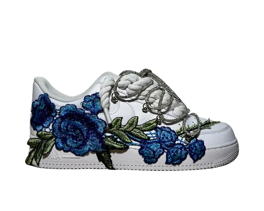 NIKE AIR FORCE 1 ‘07 ‘TRIPLE WHITE’ ‘DIAMOND BLUE ROSE ROPE LACES’