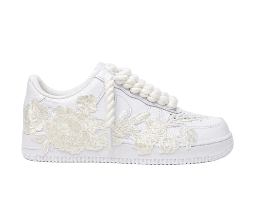 NIKE AIR FORCE 1 ‘07 ‘TRIPLE WHITE ‘WHITE ROSE ROPE LACES’