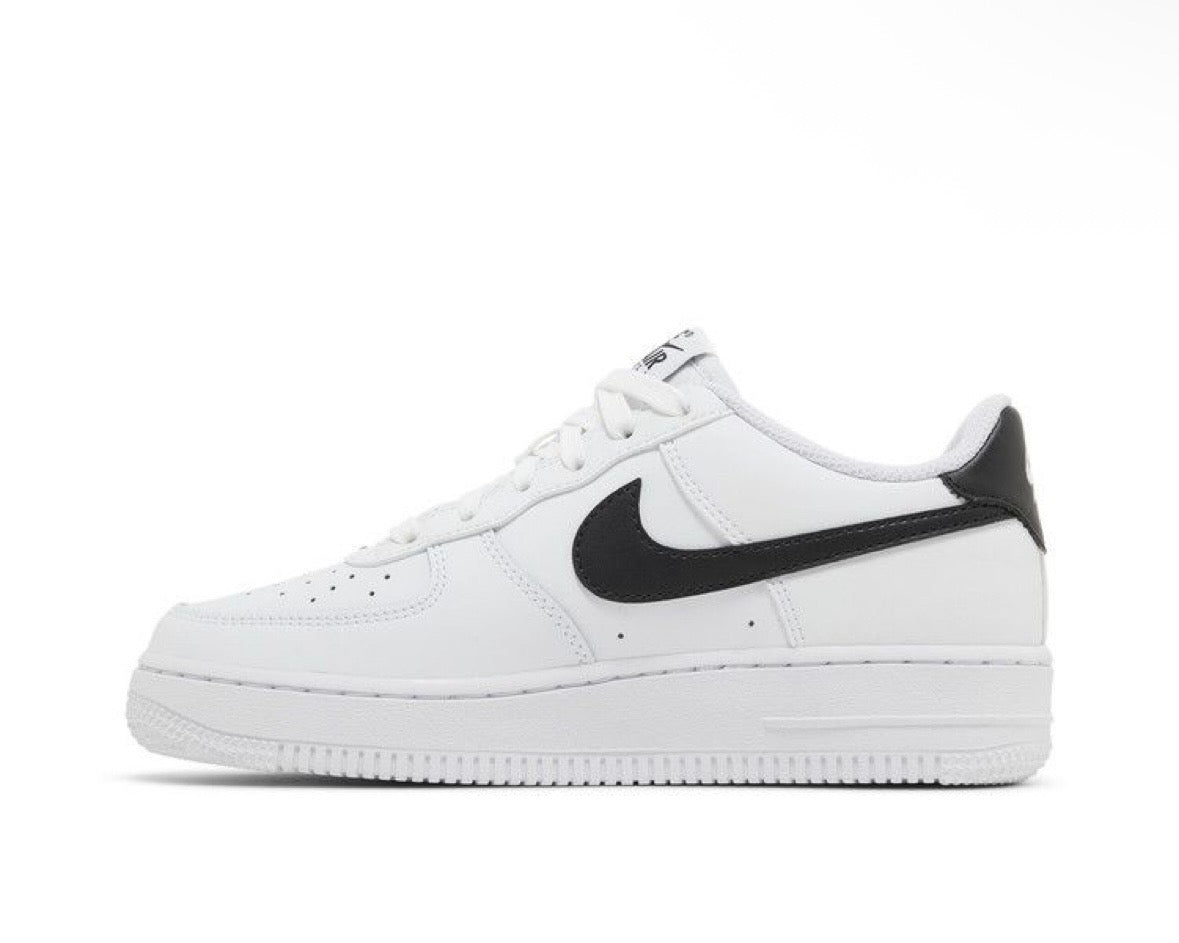 NIKE AIR FORCE 1 GS ‘WHITE BLACK’