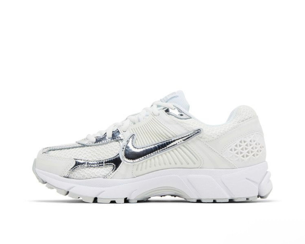 NIKE AIR ZOOM VOMERO 5 ‘CHROME TOE’