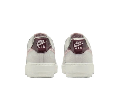 NIKE AIR FORCE 1 ‘PLUM CHALK’