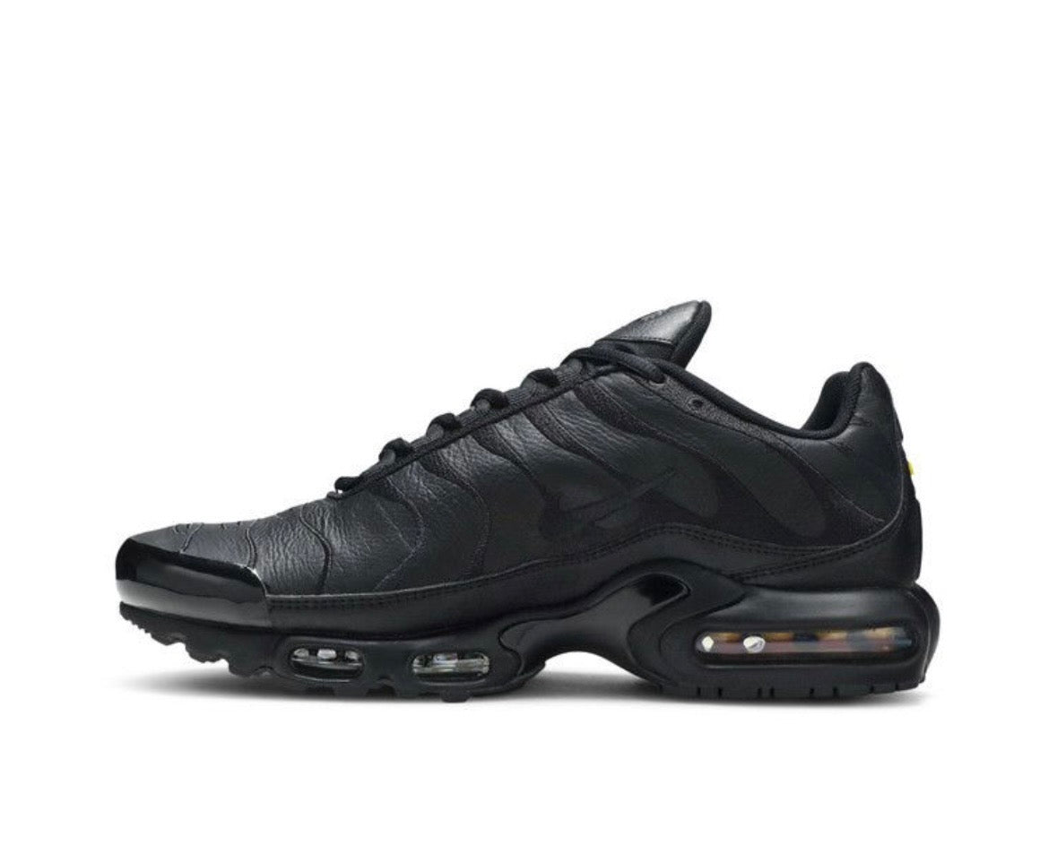 NIKE AIR MAX PLUS TN LEATHER ‘TRIPLE BLACK’