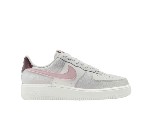 NIKE AIR FORCE 1 ‘PLUM CHALK’