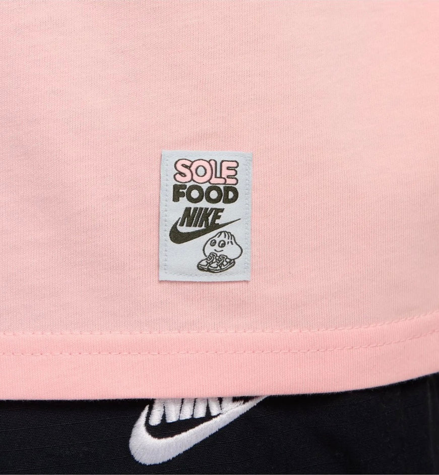 NIKE SOLE FOOD LOOSE FIT TEE