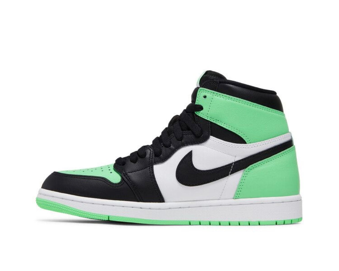 AIR JORDAN 1 RETRO HIGH OG ‘GREEN GLOW’