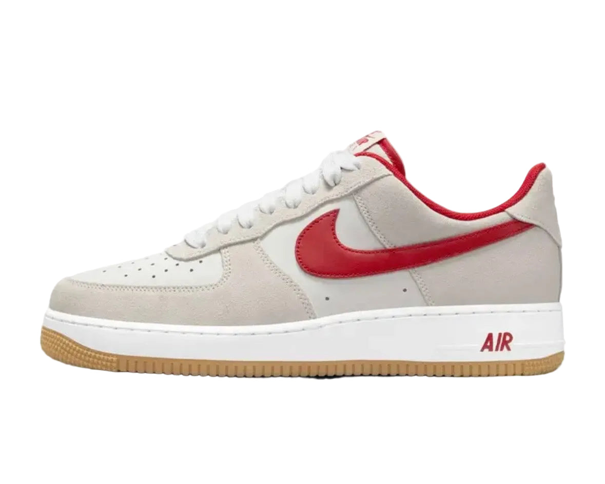 NIKE AIR FORCE 1 ‘07 LV8 ‘PHOTON DUST VARSITY RED’