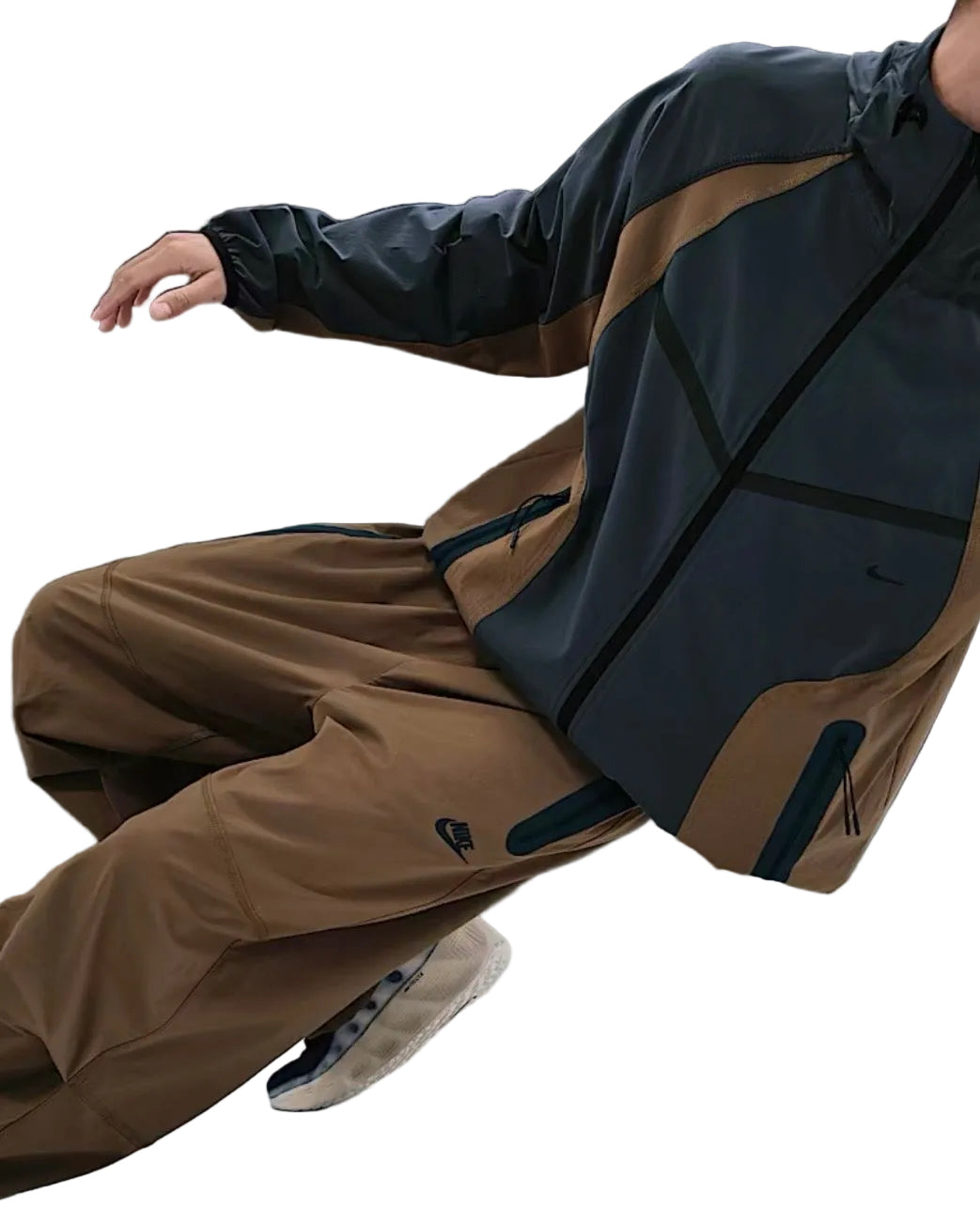NIKE TECH WOVEN OVERSIZED JOGGERS ‘MOSSWOOD BROWN’