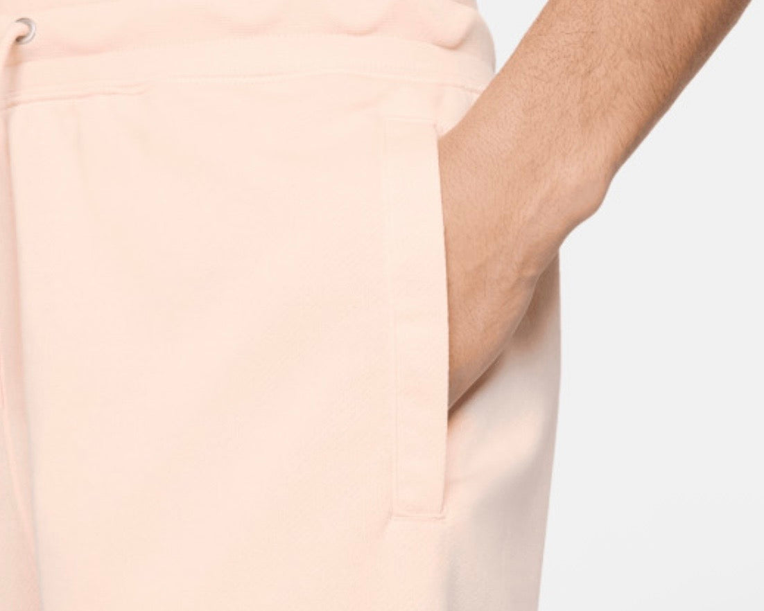 NIKE SPORTSWEAR ALUMNI SHORTS ‘WASHED CORAL’