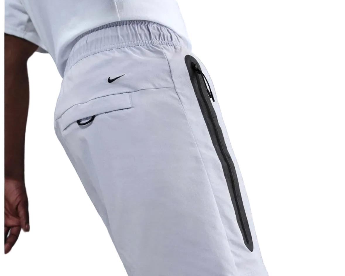NIKE TECH FLEECE WOVEN SHORTS