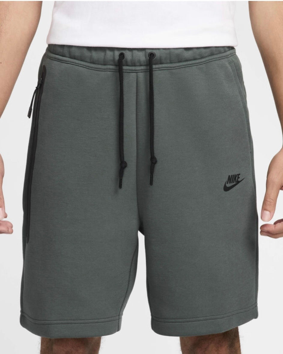 NIKE SPORTSWEAR TECH FLEECE SHORTS ‘VINTAGE GREEN’