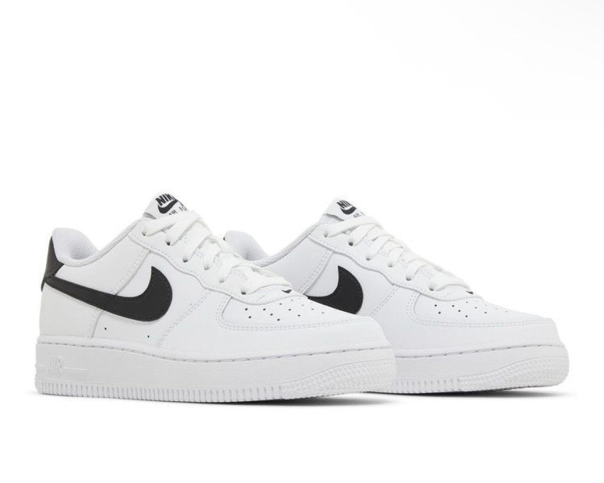 NIKE AIR FORCE 1 GS ‘WHITE BLACK’