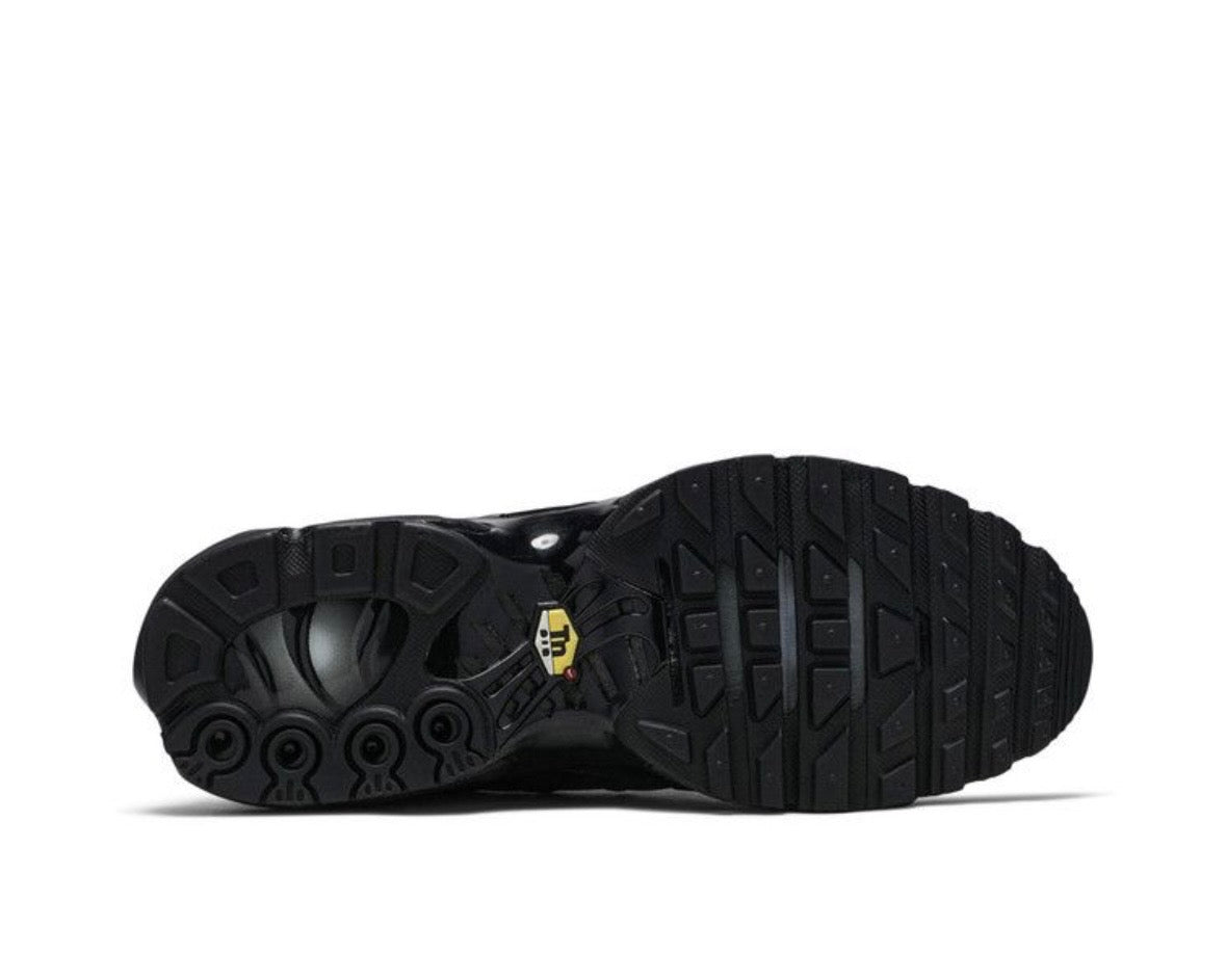 NIKE AIR MAX PLUS ‘TRIPLE BLACK’