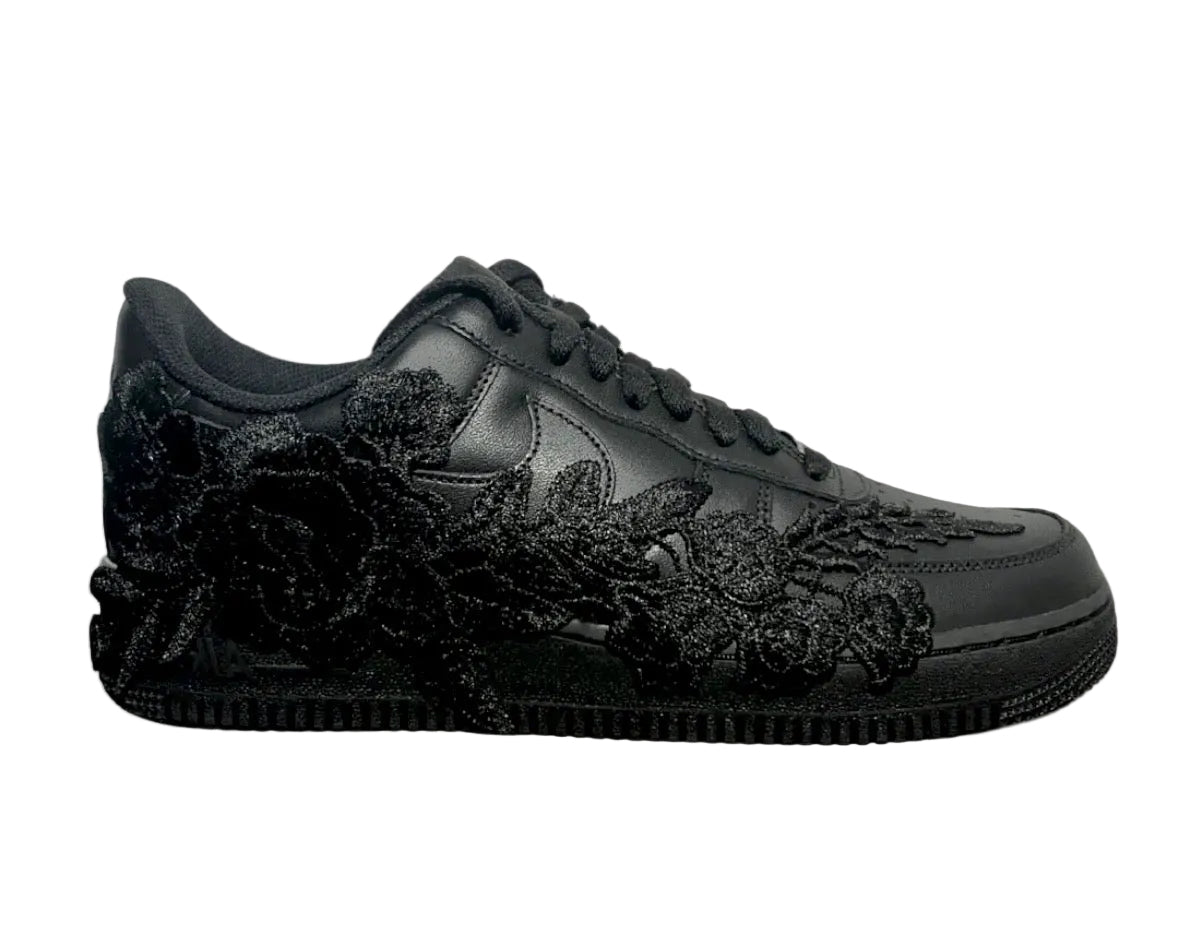 NIKE AIR FORCE 1 ‘07 ‘TRIPLE BLACK ‘BLACK ROSE’