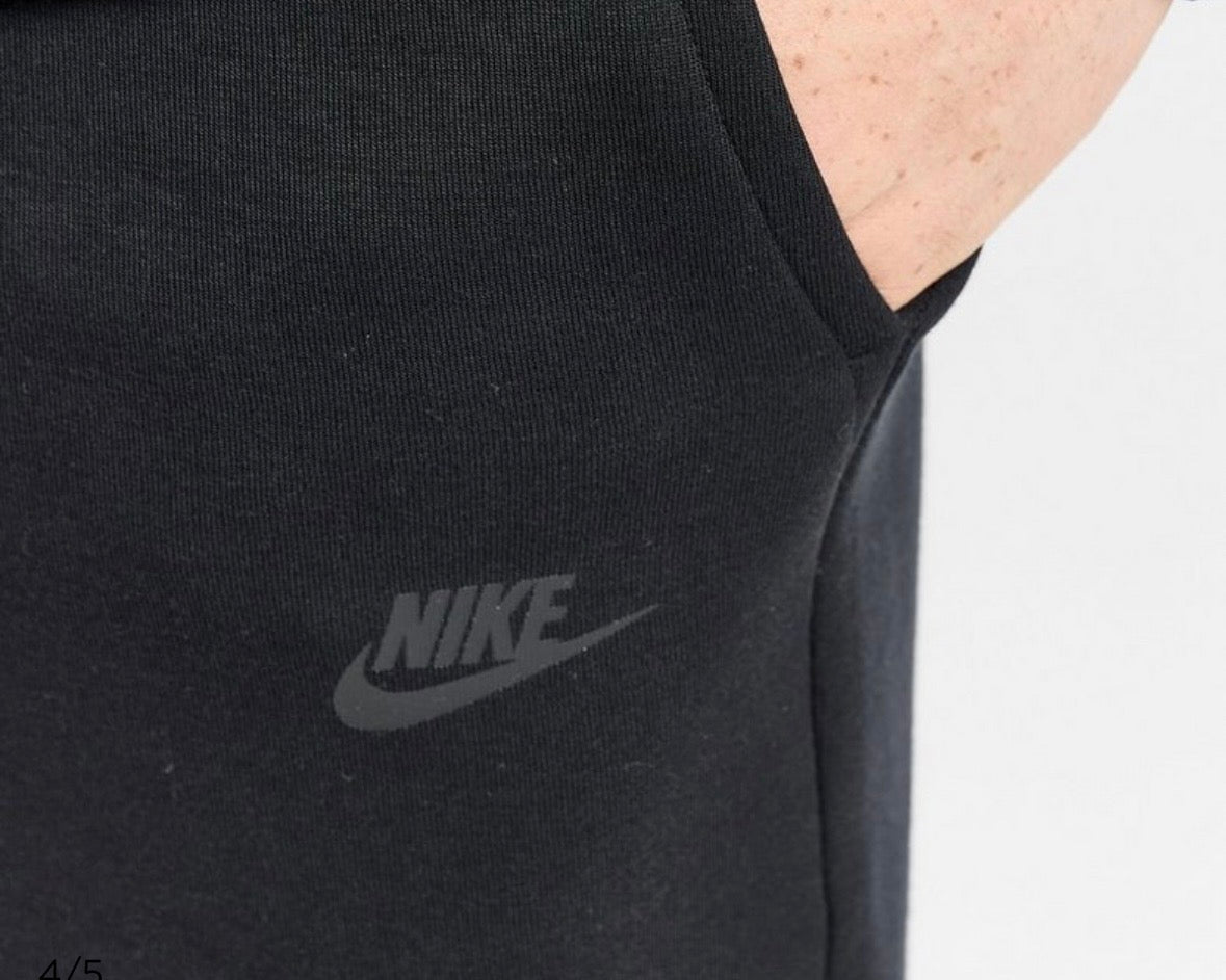 NIKE SPORTSWEAR TECH FLEECE SHORT ‘BLACK’