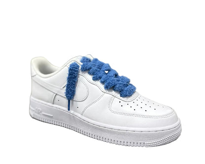 NIKE AIR FORCE 1 ‘07 ‘TRIPLE WHITE FLUFFY LACES BLUE’