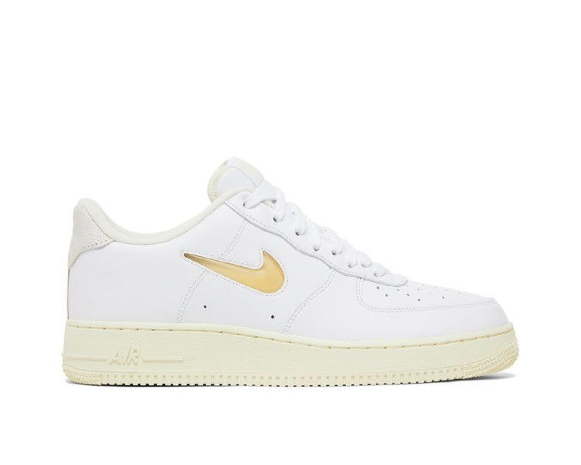 NIKE AIR FORCE 1 ‘07 LX ‘PALE VANILLA’