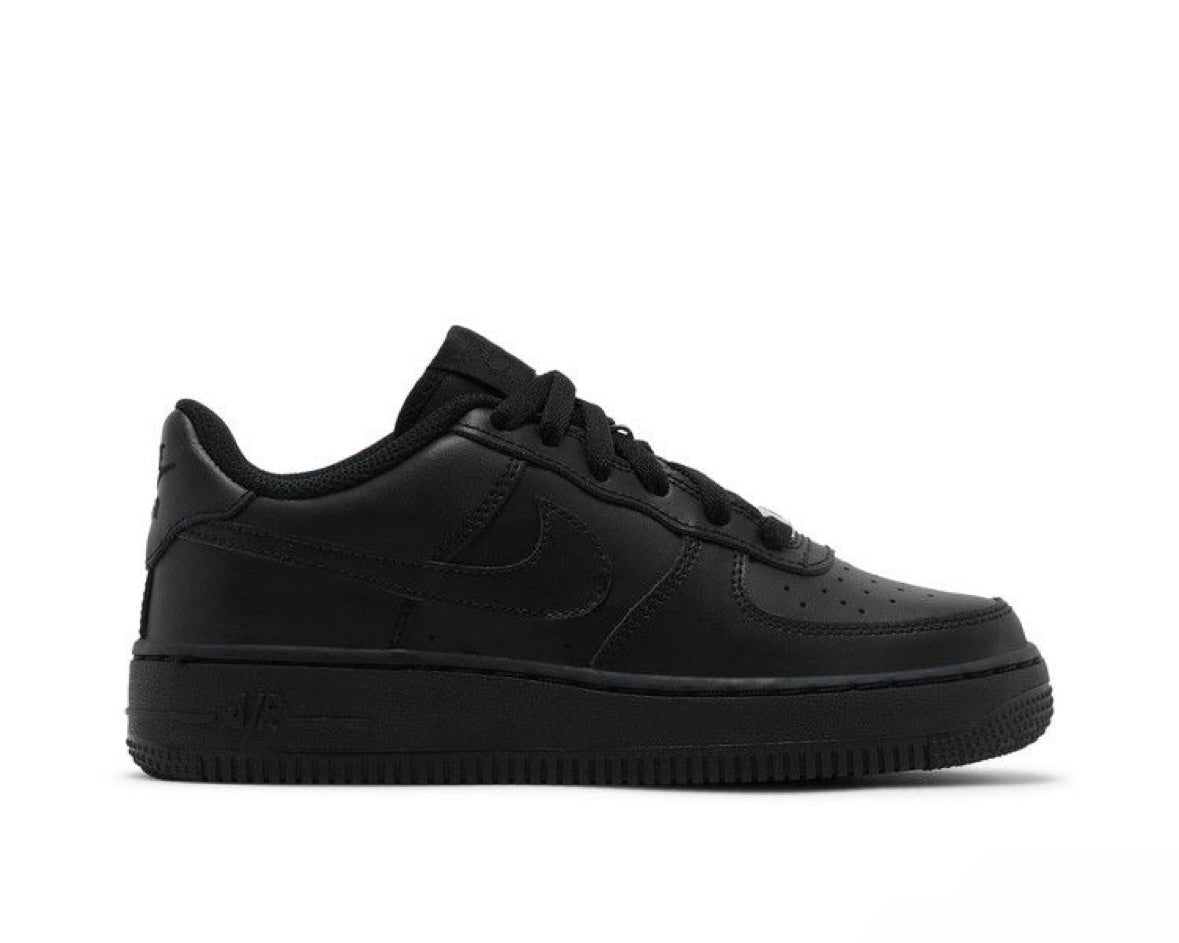 NIKE AIR FORCE 1 LE GS ‘TRIPLE BLACK’