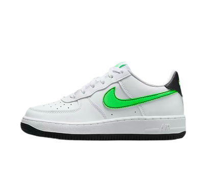 NIKE AIR FORCE 1 GS ‘WHITE GREEN STRIKE’