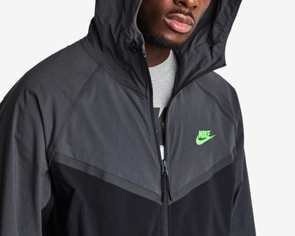 NIKE TECH WOVEN WINDBREAKER JACKET ‘LIGHT ARMY’