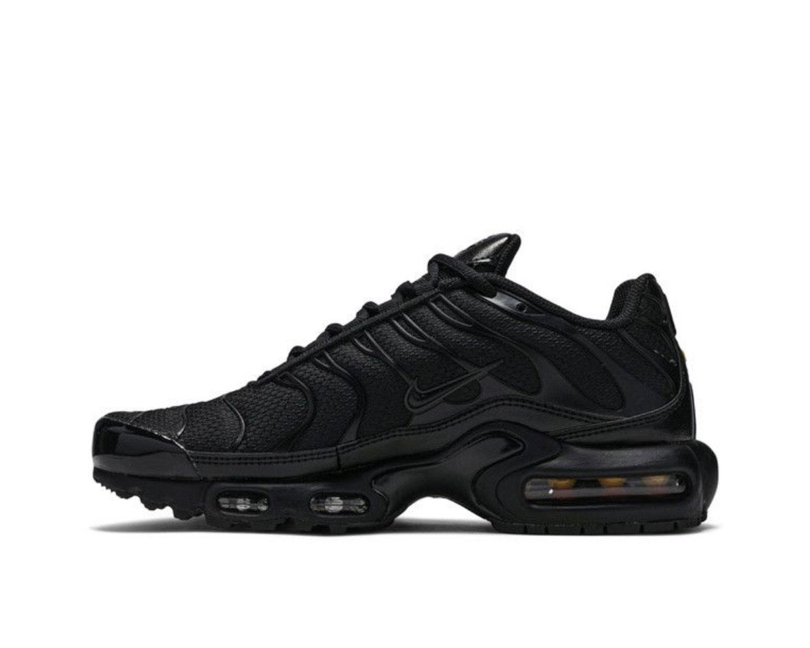 NIKE AIR MAX PLUS ‘TRIPLE BLACK’