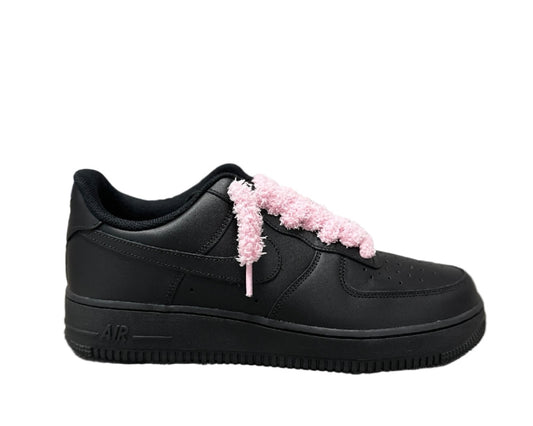 NIKE AIR FORCE 1 ‘07 ‘TRIPLE BLACK FLUFFY LACES PINK’