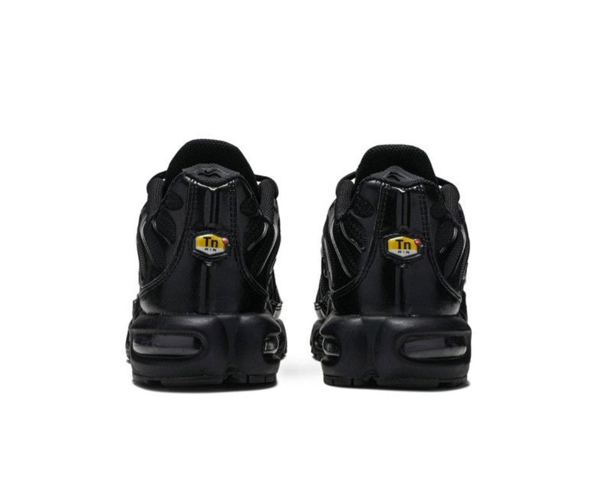 NIKE AIR MAX PLUS ‘TRIPLE BLACK’