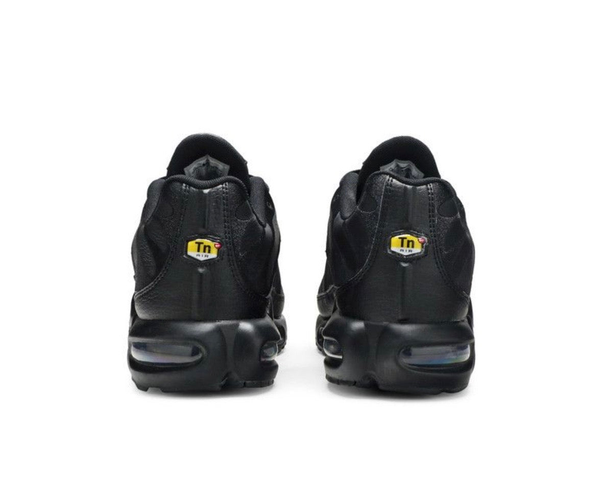 NIKE AIR MAX PLUS TN LEATHER ‘TRIPLE BLACK’