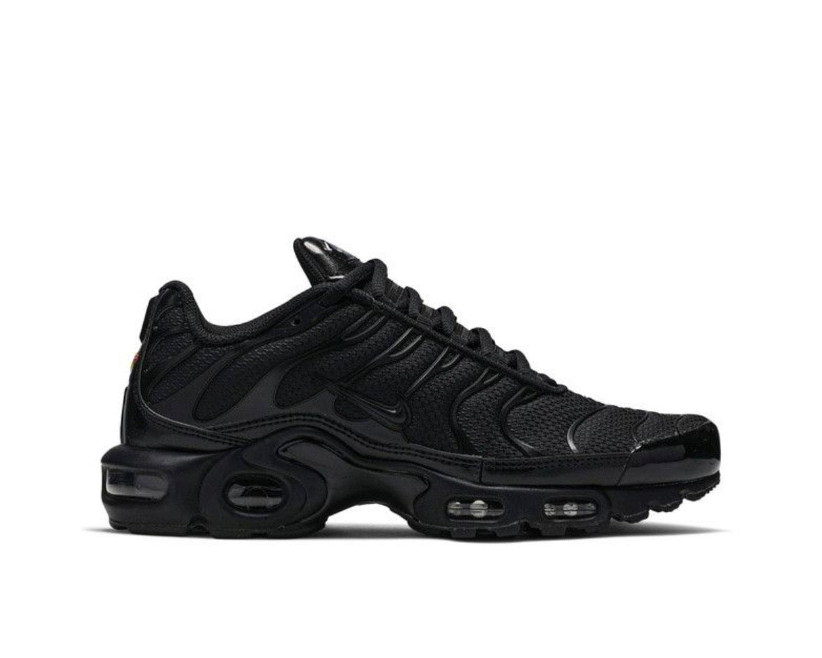 NIKE AIR MAX PLUS ‘TRIPLE BLACK’
