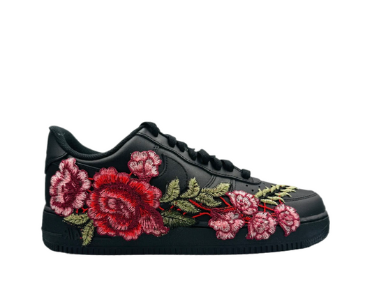 NIKE AIR FORCE 1 LOW ‘07 TRIPLE BLACK ‘ROSE’